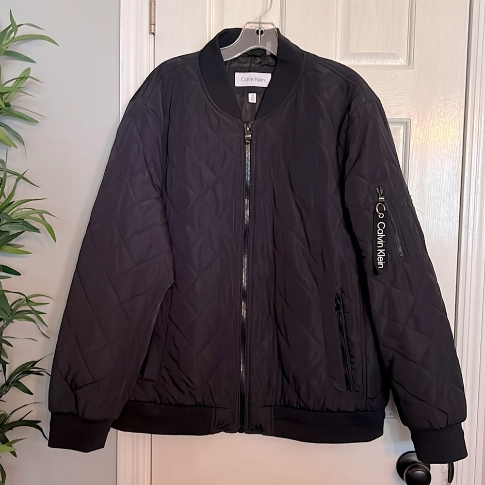 Calvin Klein Quilted bomber XL